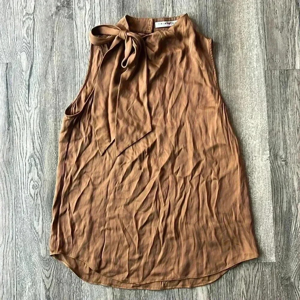 Trina Turk Blouse Brown Sleeveless Top Tie Neck Detailing Size Medium